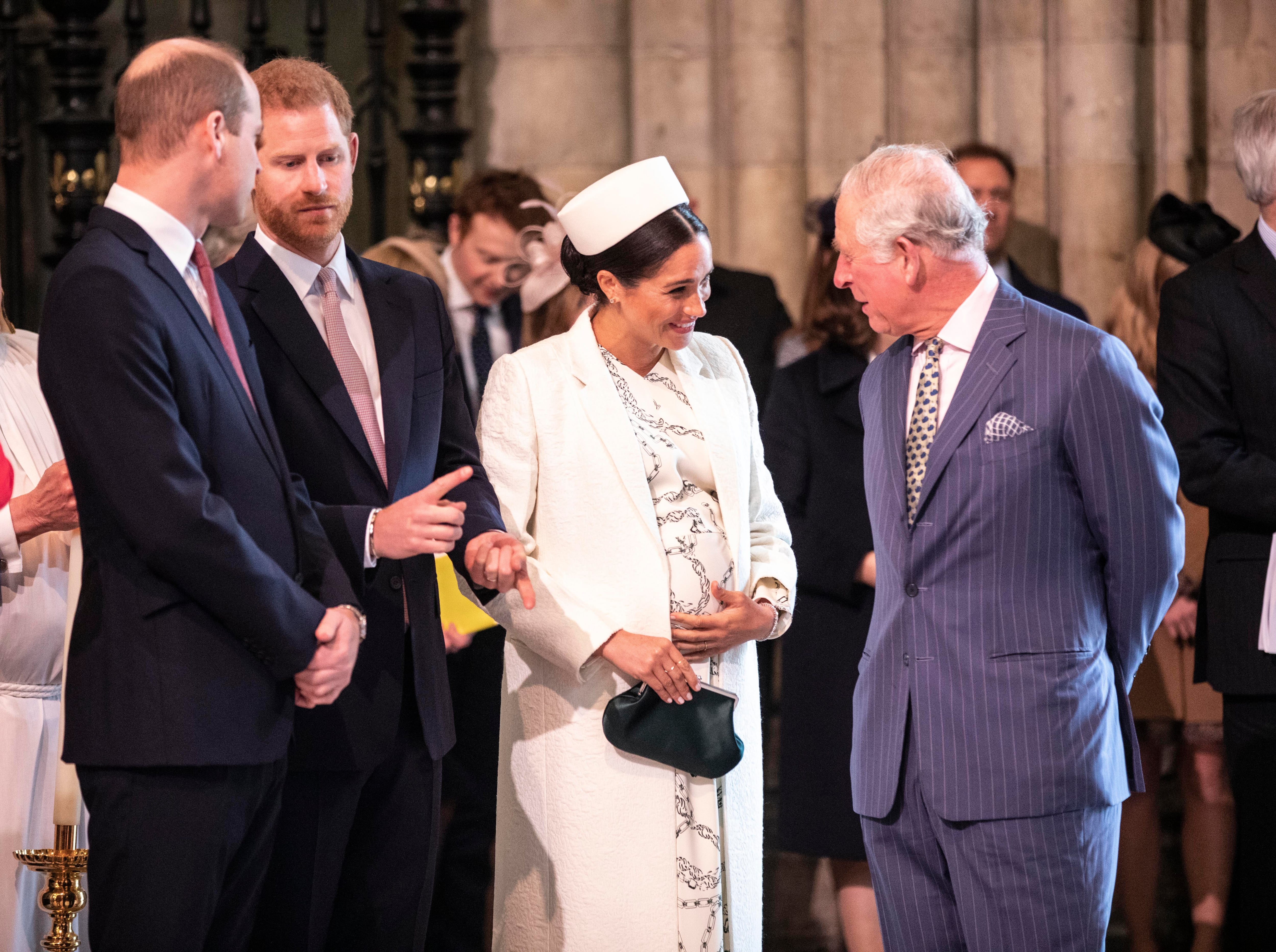 Los duques de Sussex están cada vez más alejados de la familia real.