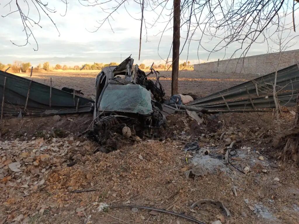 Accidente fatal en Guaymallén: dos hombres murieron tras impactar contra un poste