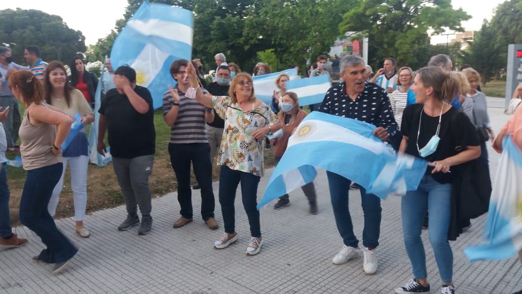 JUNTOS cerró su campaña en la Plaza San Martín