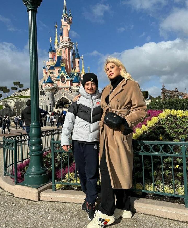 Festejaron el cumpleaños del niño en Disney