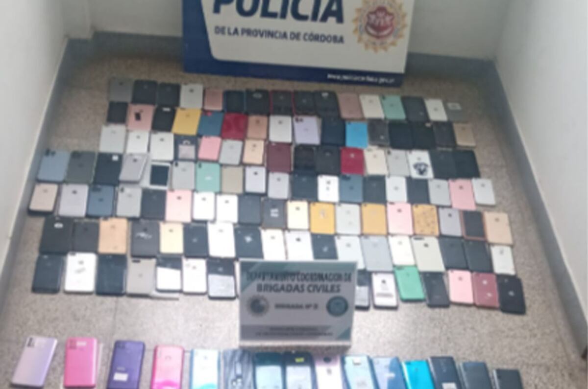 Lo allanaron y tenía más de 180 dispositivos electrónicos robados en boliches y recitales de Córdoba