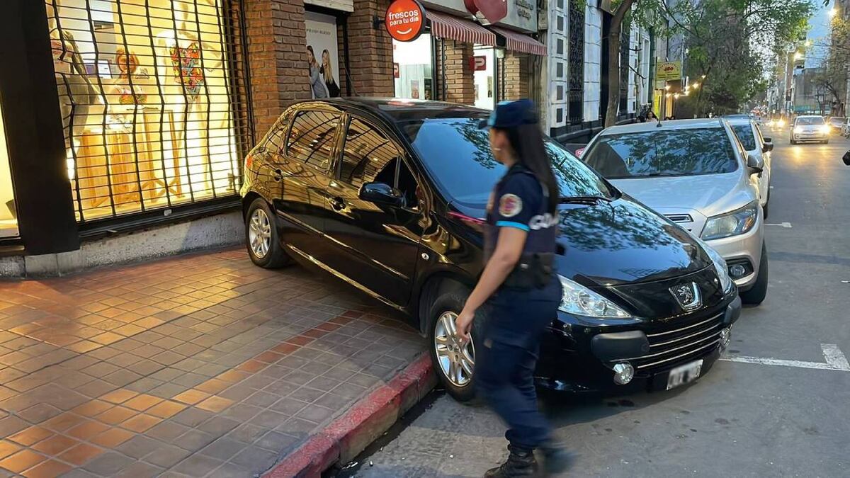 Córdoba: pensó que ladrones le habían robado su auto pero se llevó una sorpresa