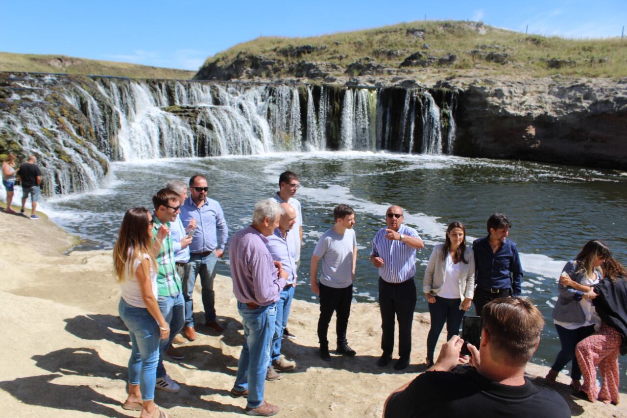 Recorrida por el distrito de Tres Arroyos del Ministro Provincial de Producción, Augusto Costa junto al intendente Sánchez