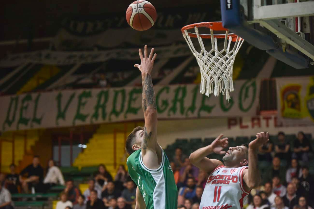 Atenas debuta ante Sportivo Suardi en el Cerutti (Facundo Luque / La Voz)