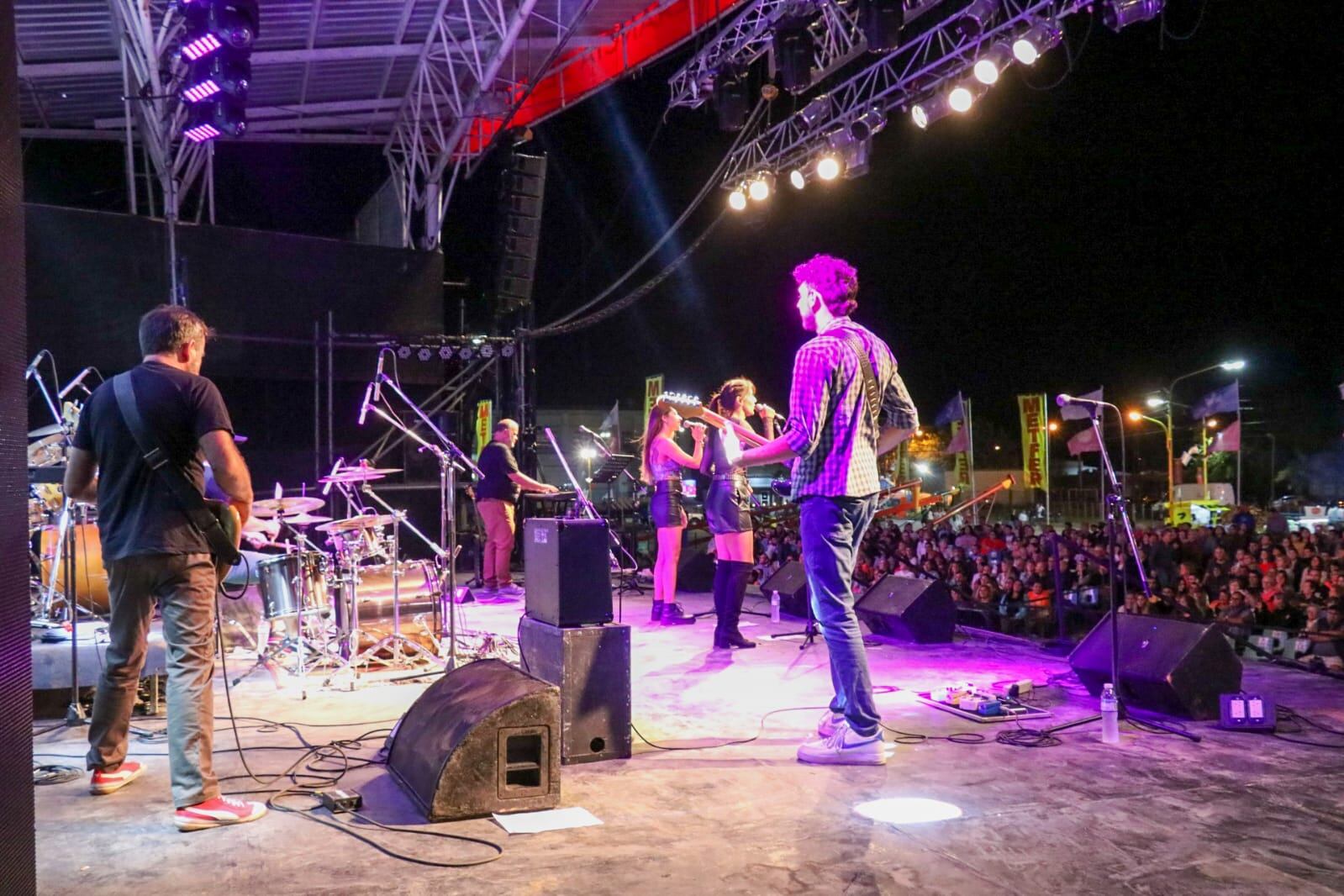 Fiesta Provincial del Trigo 2023: los artistas locales brillaron en el Escenario Mayor