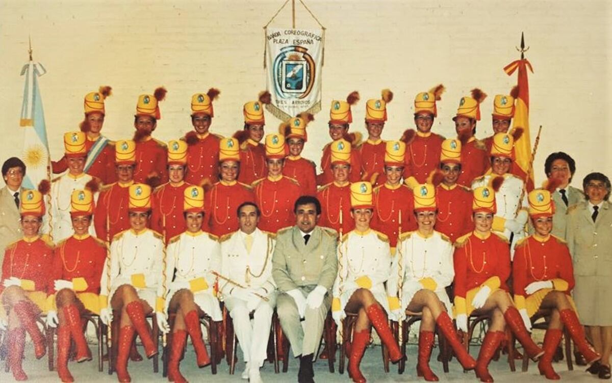 Colorinches Tresarroyenses: La Banda Coreográfica de la Plaza España