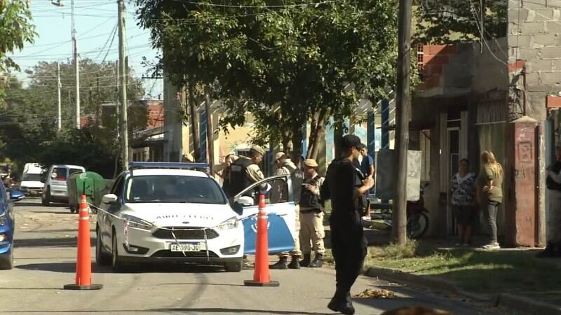 Un sicario habría baleado a un muchacho en el barrio Ludueña.