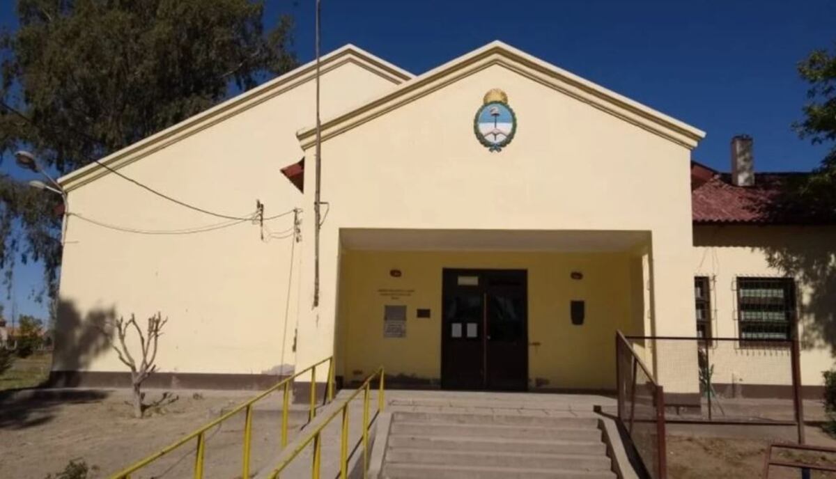 Elecciones 2021: fue a votar borracho, no lo dejaron y le pegó a un policía