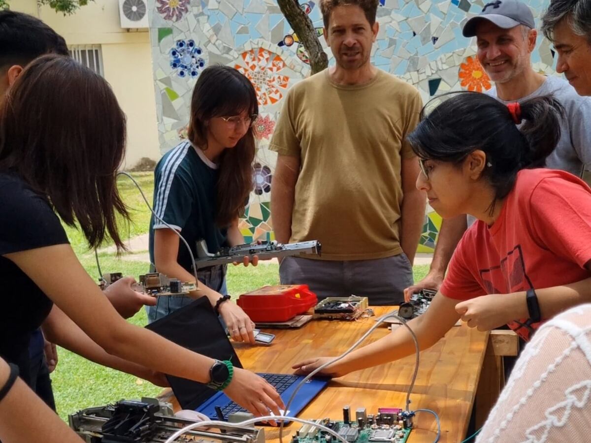 Empleo Verde: Se llevó a cabo el cierre del taller de roboticlaje