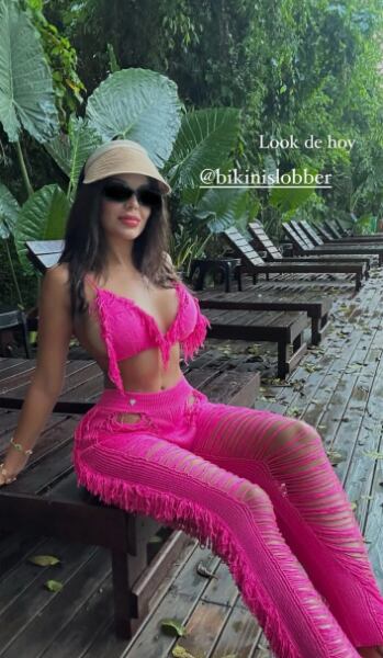 Charlotte Caniggia y su extravangante look en rosa