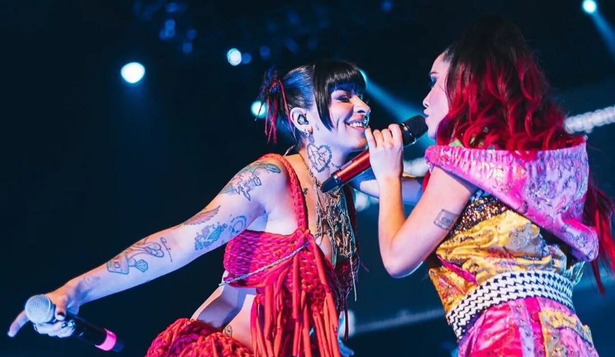 El “chape” de Lali Espósito y Cazzu en pleno show y la presencia de Wos entre el público
