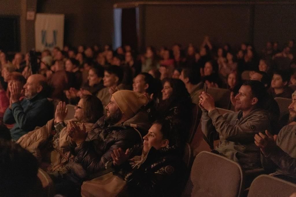 Fiesta de La Noche Más Larga: a sala llena realizaron la obra teatral “Dark Rabbit”