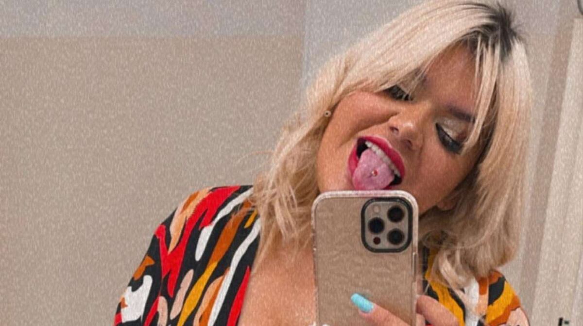 More Rial sorprendió al filmarse con un top de tiras y un gesto pícaro
