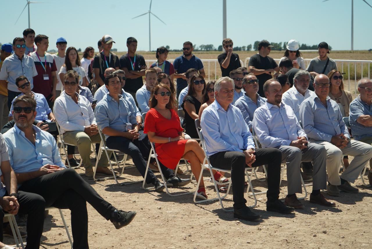 Uset participó de la recorrida del parque eólico junto al gobernador Axel Kicillof