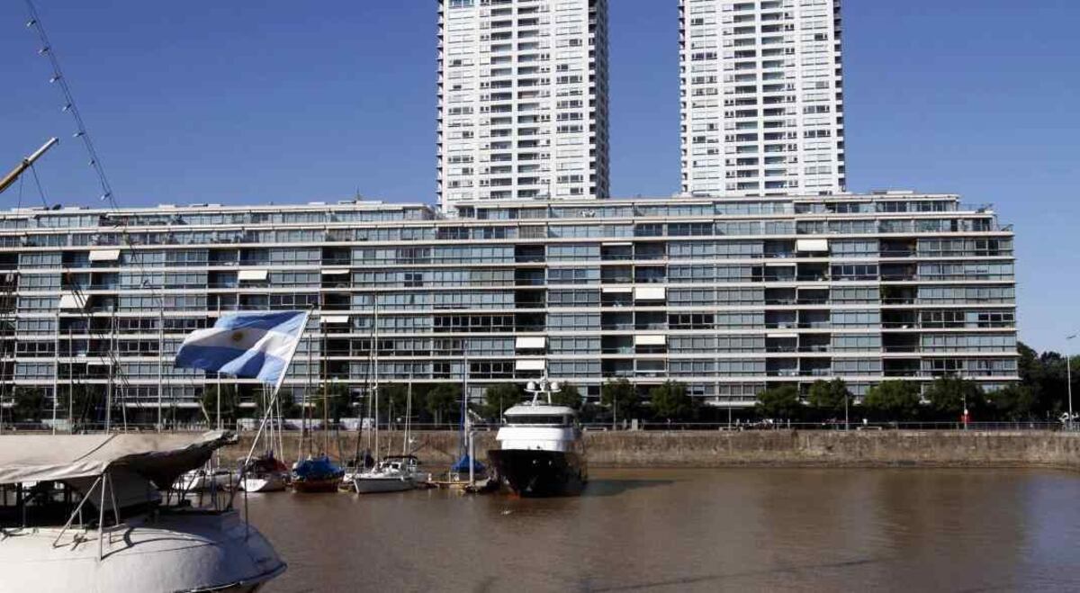Puerto Madero: un cuerpo apareció flotando en uno de los diques