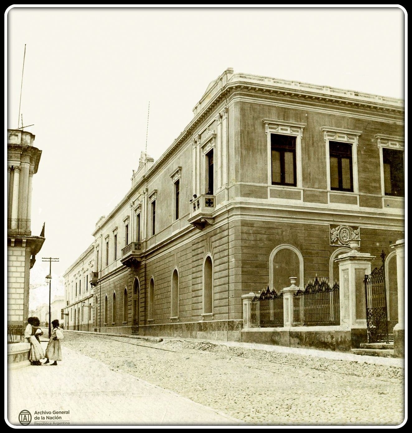 El edificio de la Universidad.