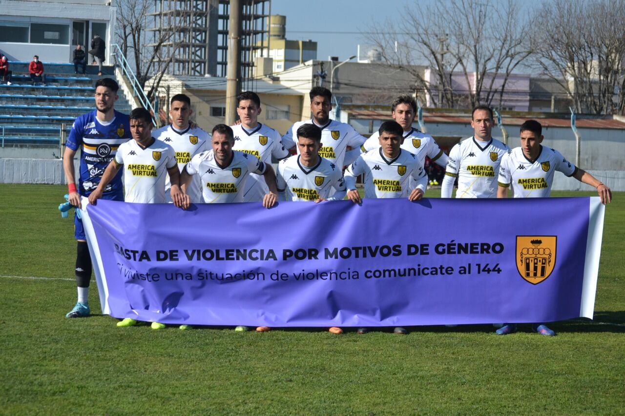 El equipo de Tandil no pudo marcar y se quedó con el empate.