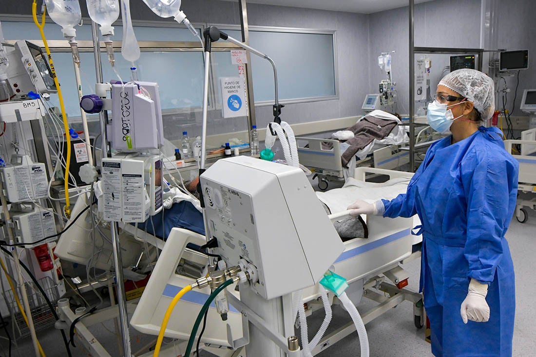 Nueva Unidad de Terapia Intensiva en el Hospital Central. Pacientes con Covid-19 positivo están internados en esa UTI


doctor, medico, médica. 
enfermera, militar, salud, vacunacion, positivo, jubilado, anciano, pacientes
pandemia, covid, covid 19, salud, coronavirus

Foto: Orlando Pelichotti / Los Andes