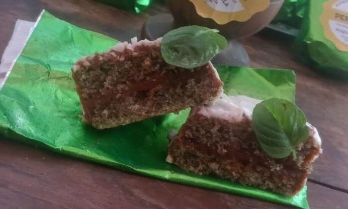 El Alfajor de peperina creado en las cocinas de Beatríz Graciela Quilaleo.