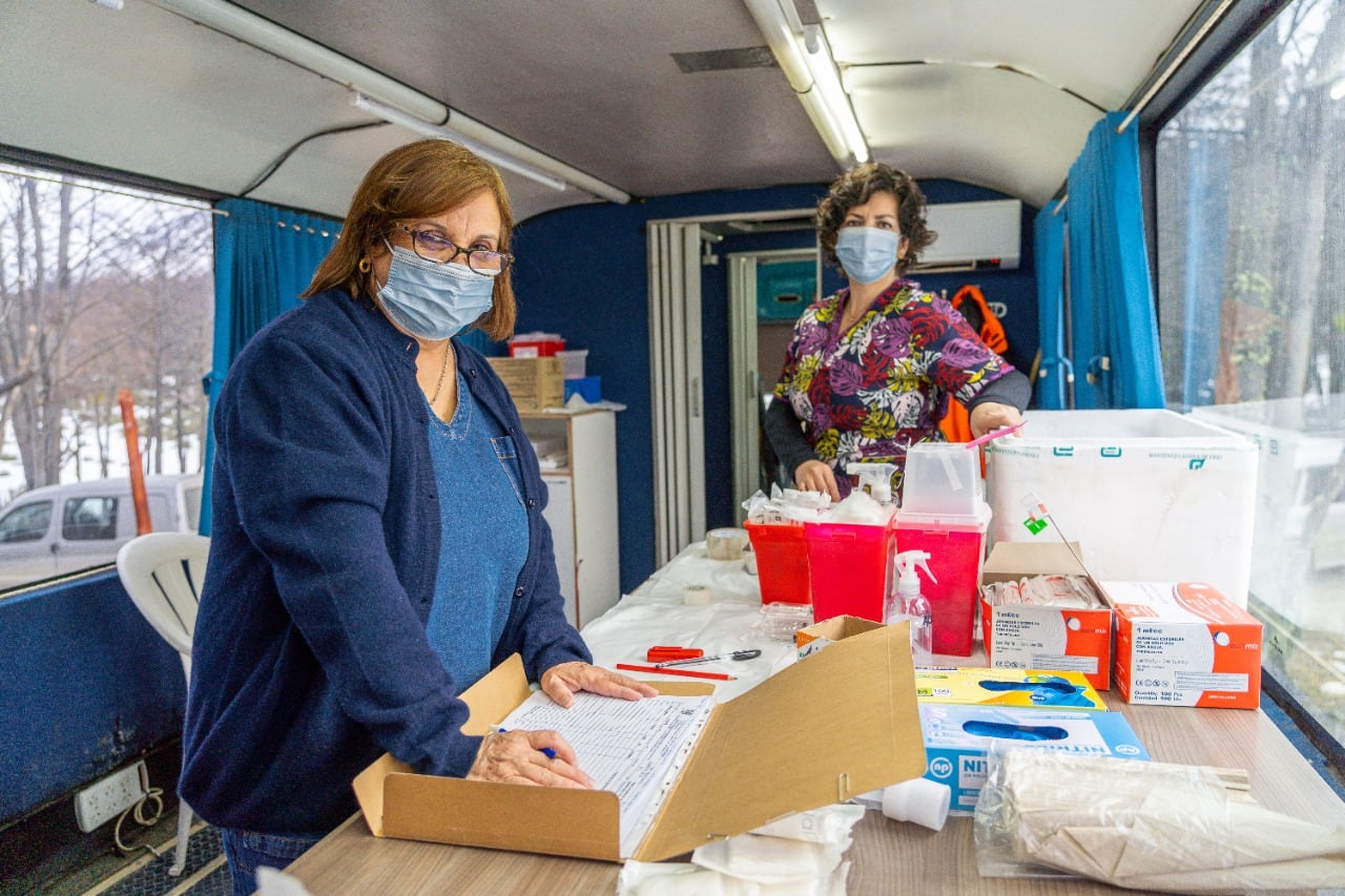 El punto fijo del Operativo "Nos Cuidamos", se estableció en el colectivo brindado por Protección Civil para realizar diversas tareas.