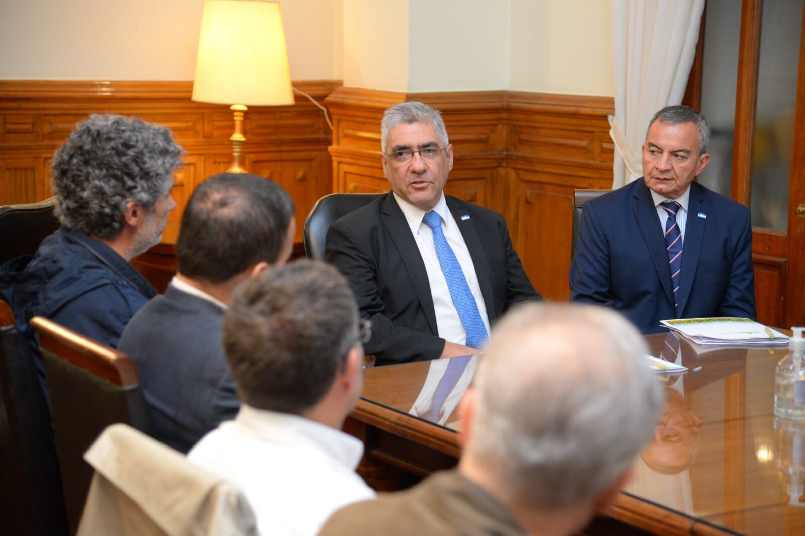 Reunión de azucareros en Casa de Gobierno