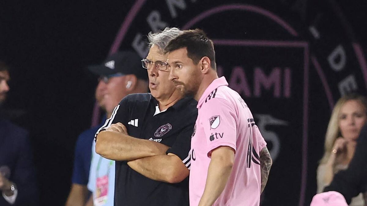 Gerardo Martino sacó chapa con su récord como entrenador de Lionel Messi en biografías