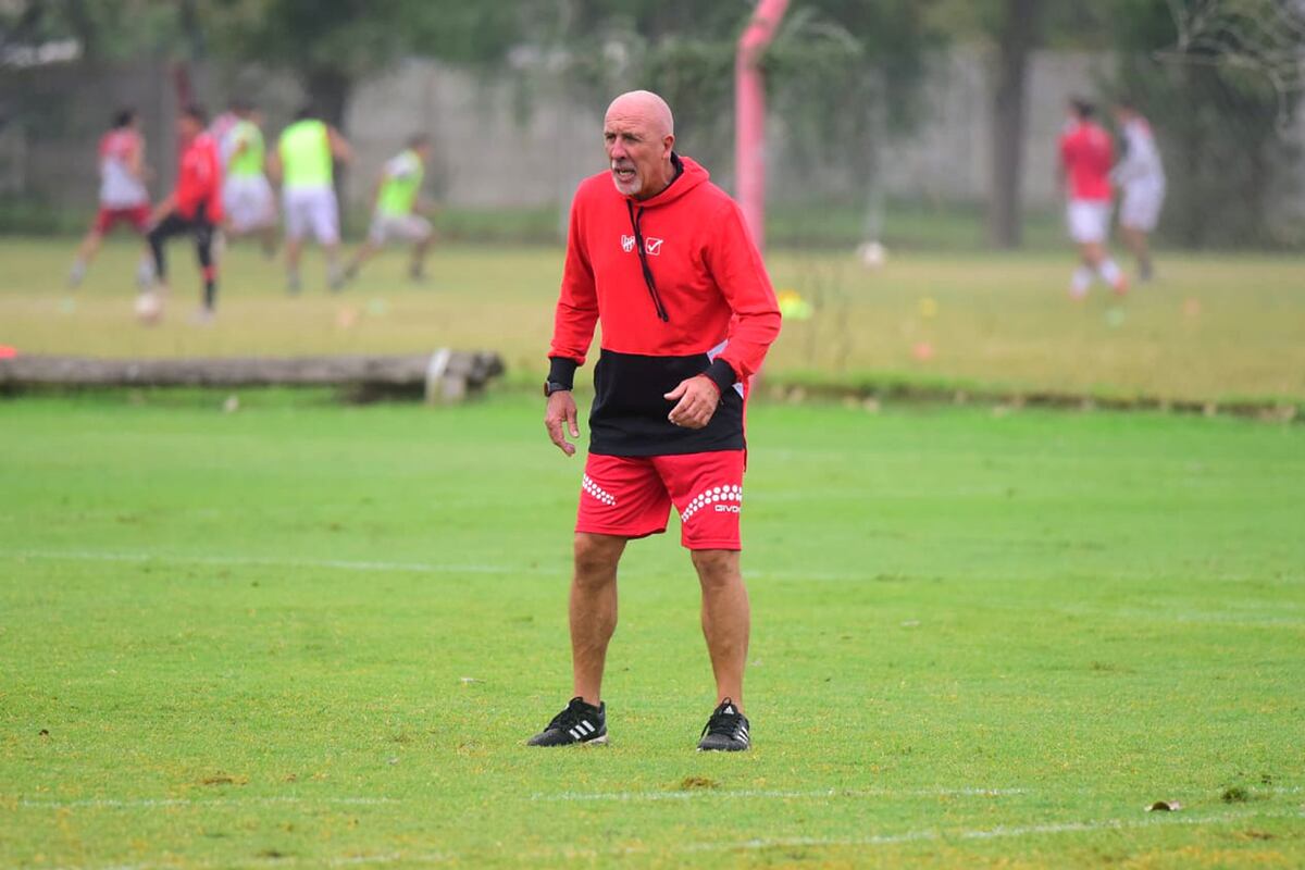 Daniel Oldrá habló previo a su debut con Instituto: qué grupo se encontró y el aspecto a mejorar