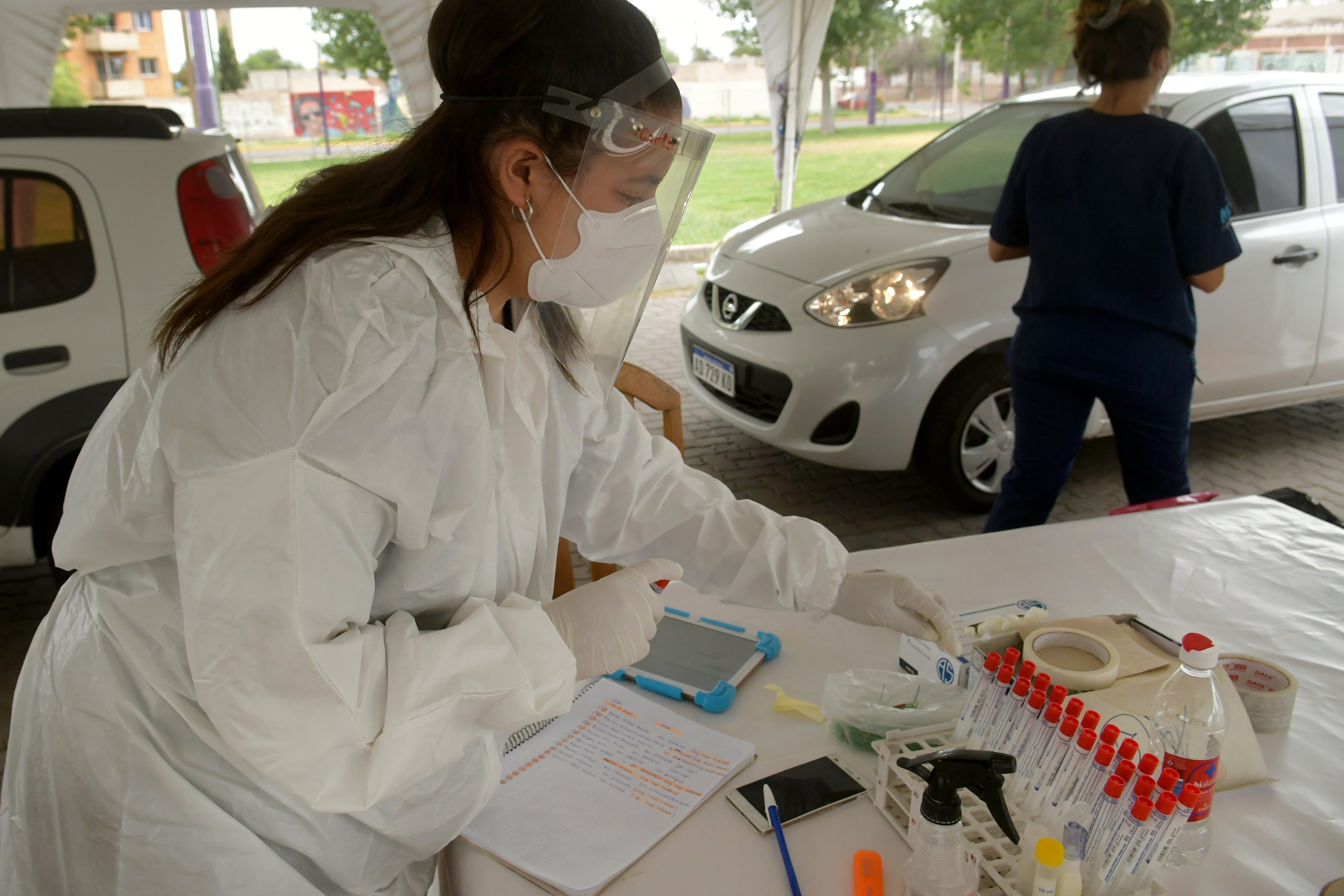 Testeos para detectar el virus Covid 19. Foto: Orlando Pelichotti / Los Andes
