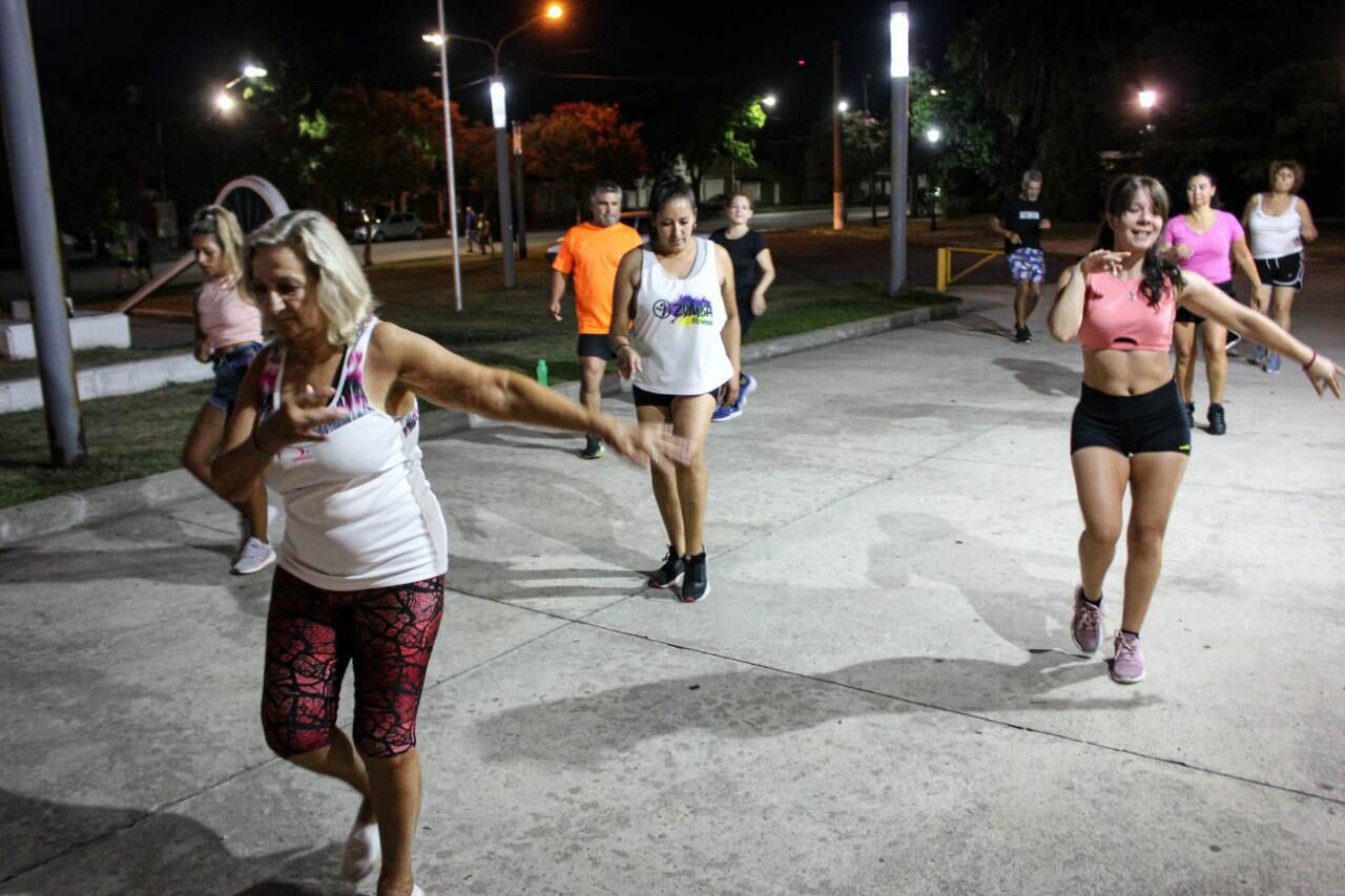 Tres Arroyos: “Cultura Presente. Edición Verano”, nutrida concurrencia a las clases de baile del Centro Cultural La Estación