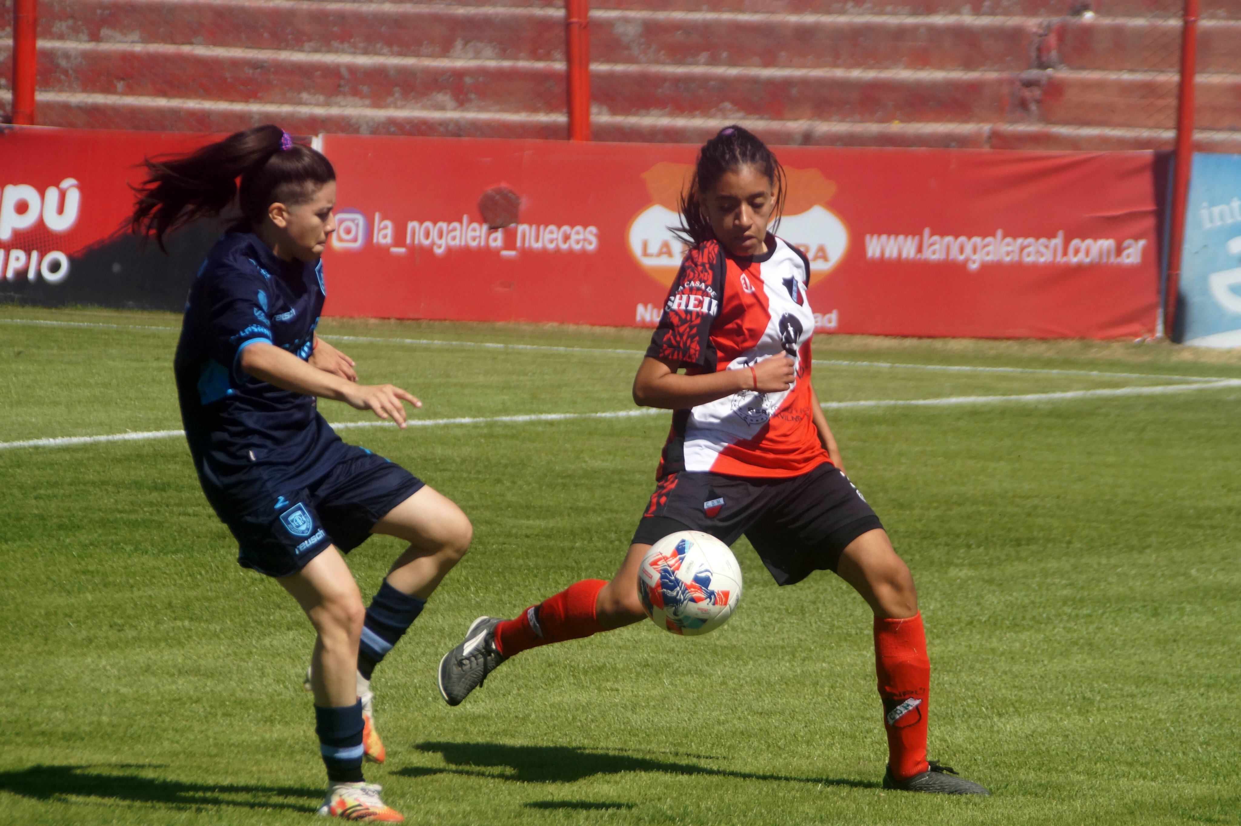 Deportivo Maipú frente a Rafaela en el Omar Higinio Sperdutti.