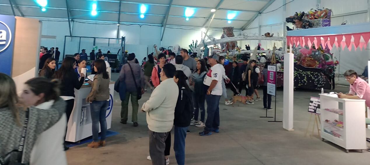 Emprendedores de toda la provincia muestran sus producciones en la carpa de la Expojuy 2022.