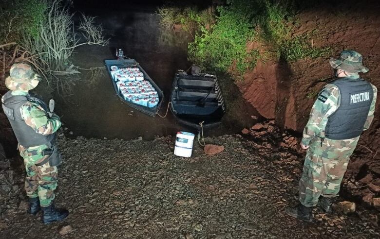 El Soberbio: secuestran herbicidas en la costa del río.