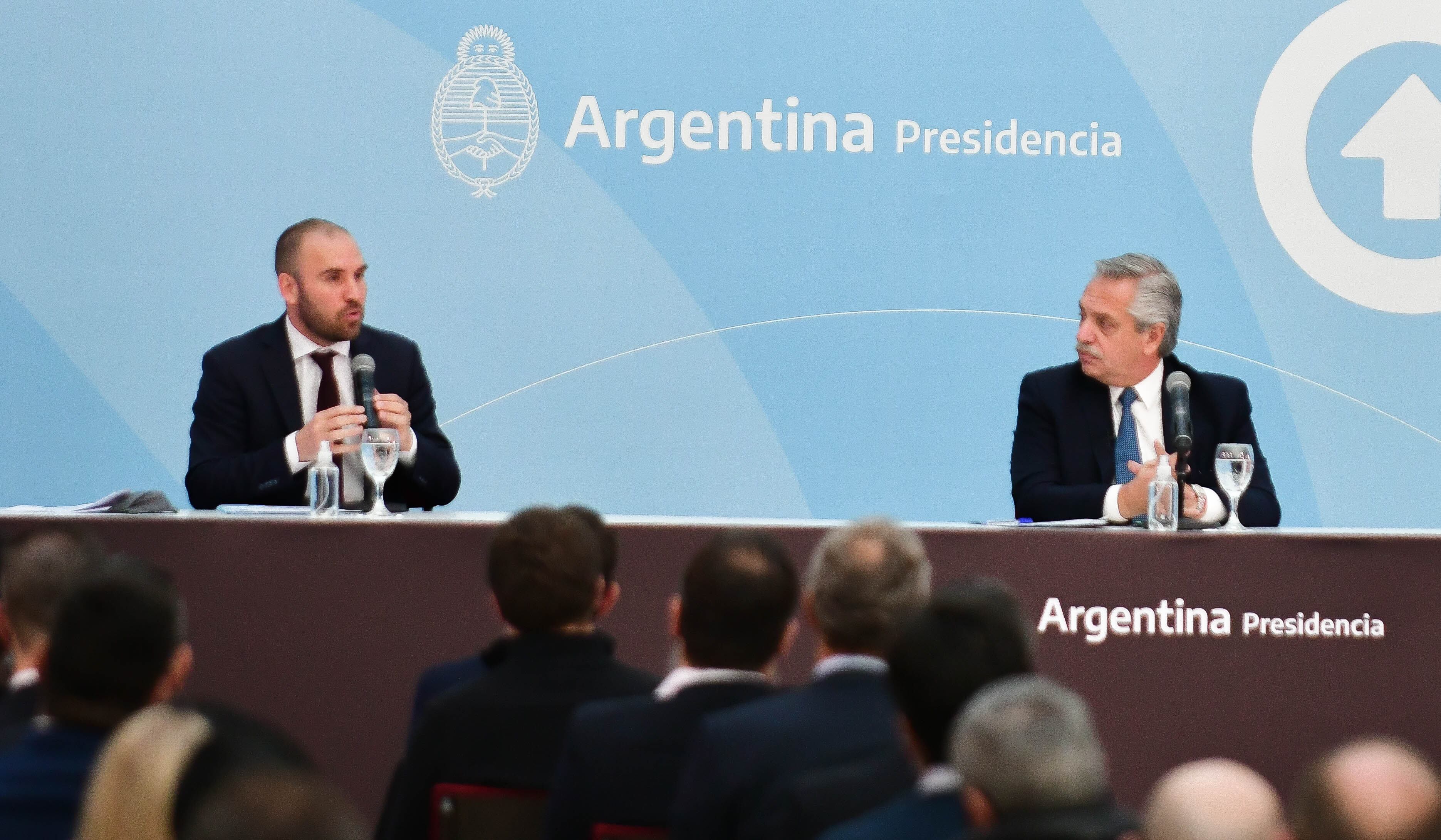 Martín Guzman junto Alberto Fernández (Foto: Federico López Claro)