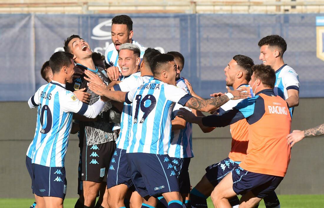 Racing jugará la final de la Copa de la Liga contra Colón.