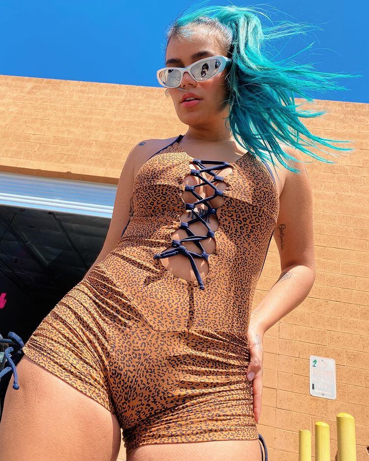 El look para el Coachella de Karol G.