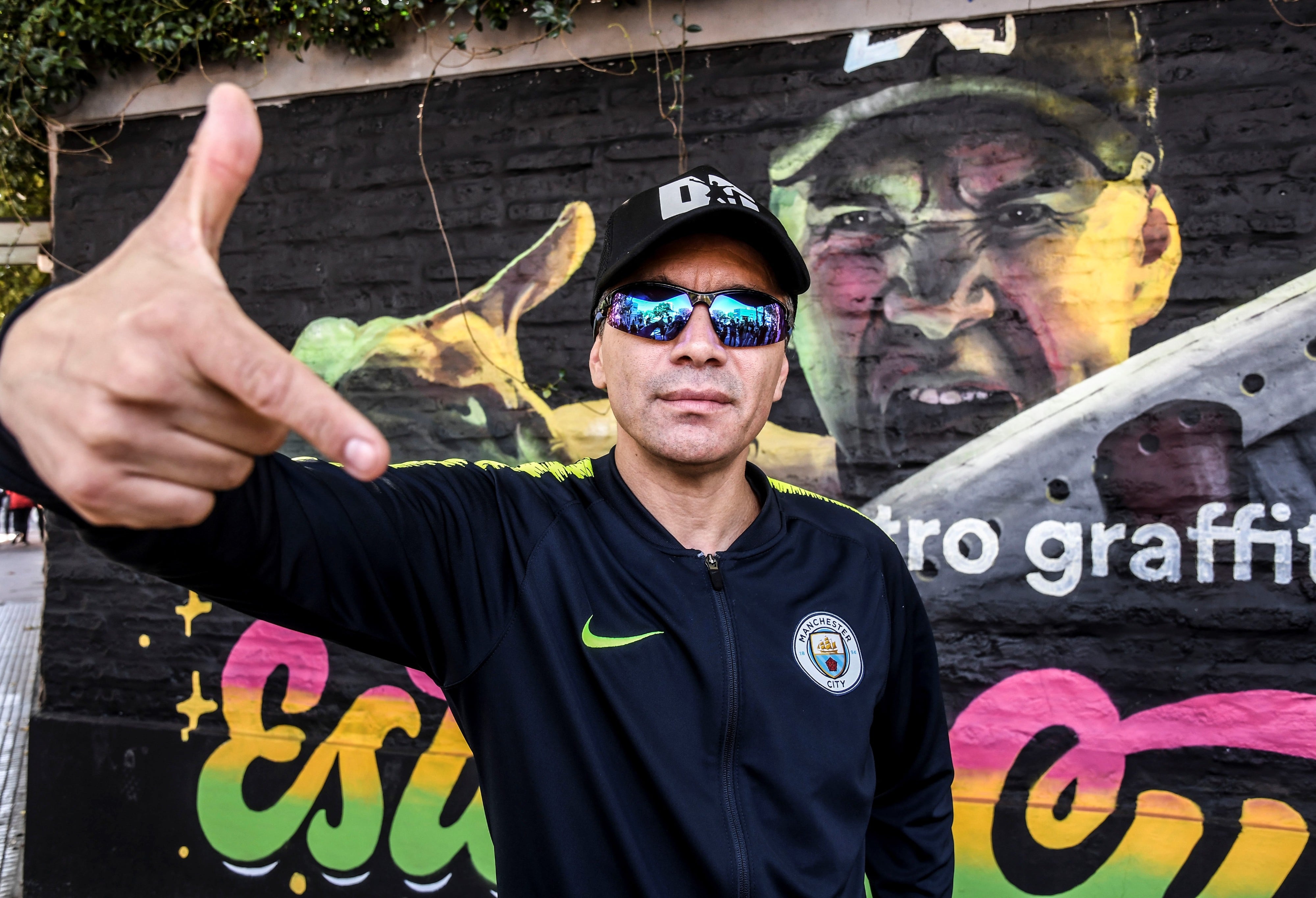 El vocalista del grupo Damas Gratis, Pablo Lescano, formaba parte del festival. Tras la balacera salió rápidamente del lugar escoltado por custodios.