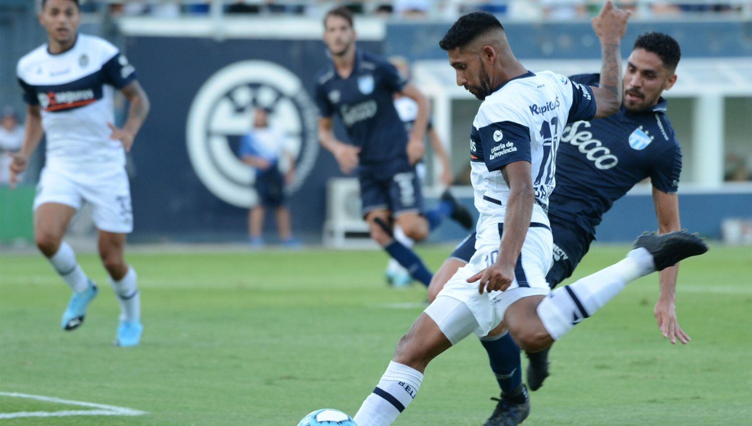 Atlético Tucumán cerrará su participación en la Copa Diego Armando Maradona frente a Gimnasia en La Plata.