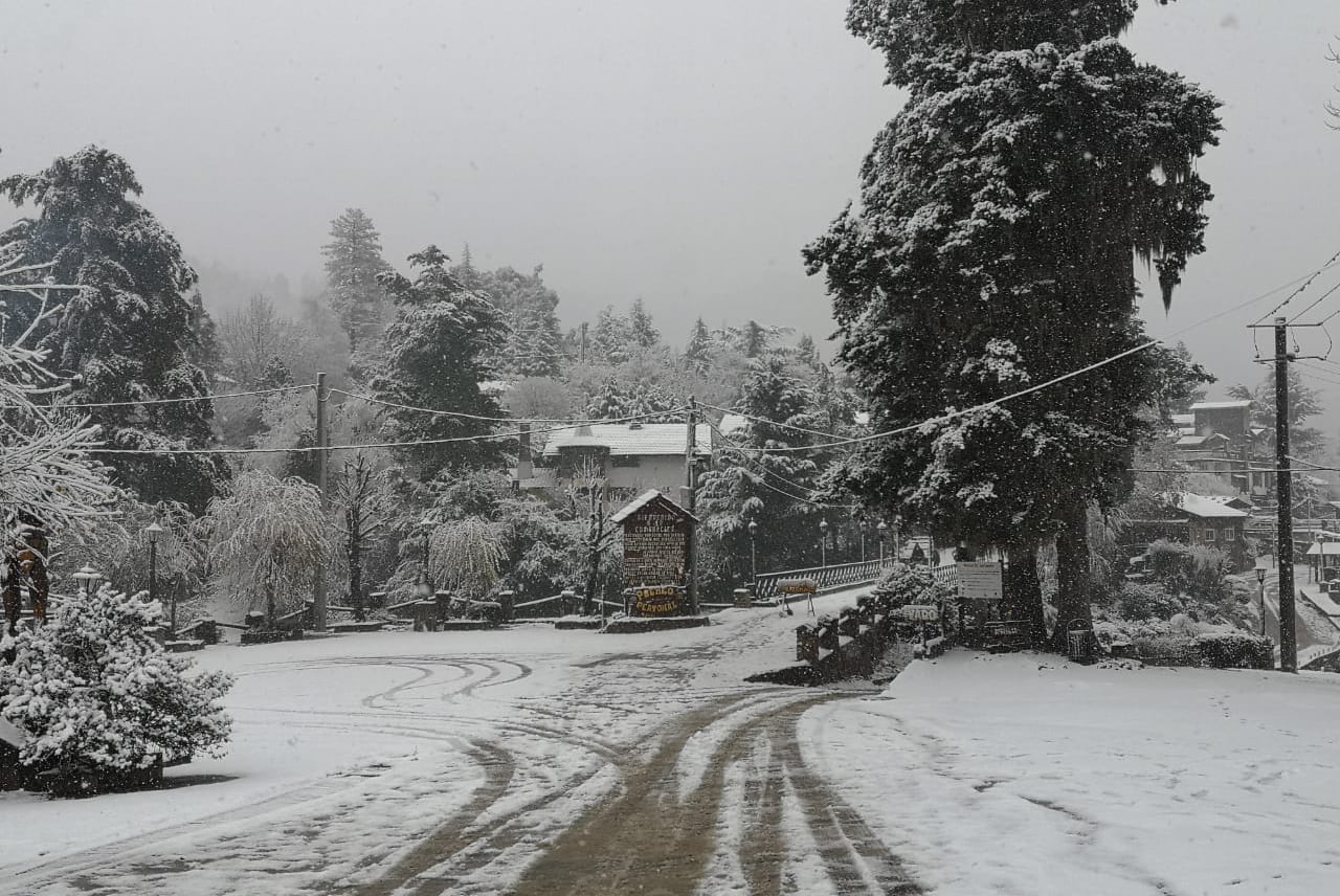 El espectáculo de la nieve en La Cumbrecita (Gentileza Janina Quinteros).