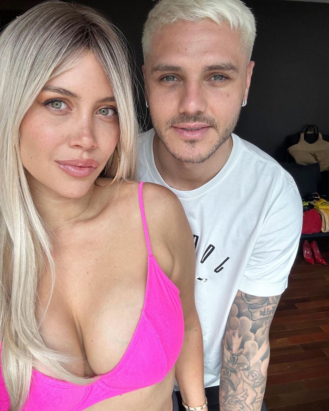 Wanda Nara cautivó con un corpiño rosa deportivo