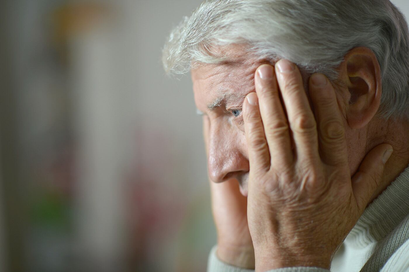 Las enfermedades neurogenerativas como el Alzheimer pueden prevenirse si la persona puede y tiene con quién charlar de manera comprensiva.