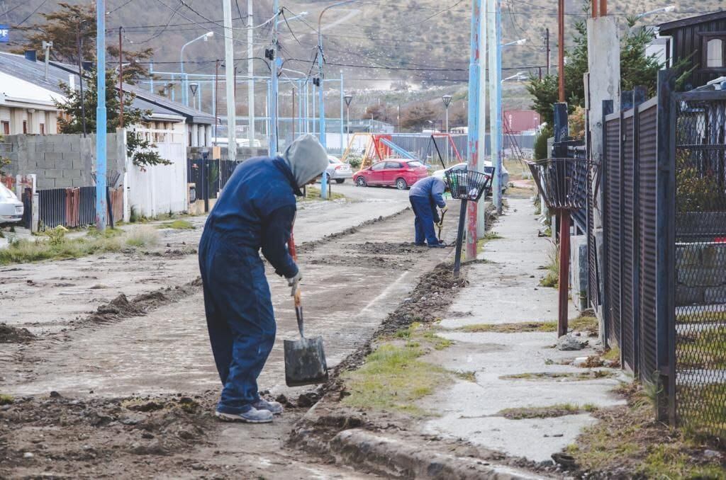 Ushuaia: construyen cordones cuneta y desagües pluviales en el barrio de Gendarmería