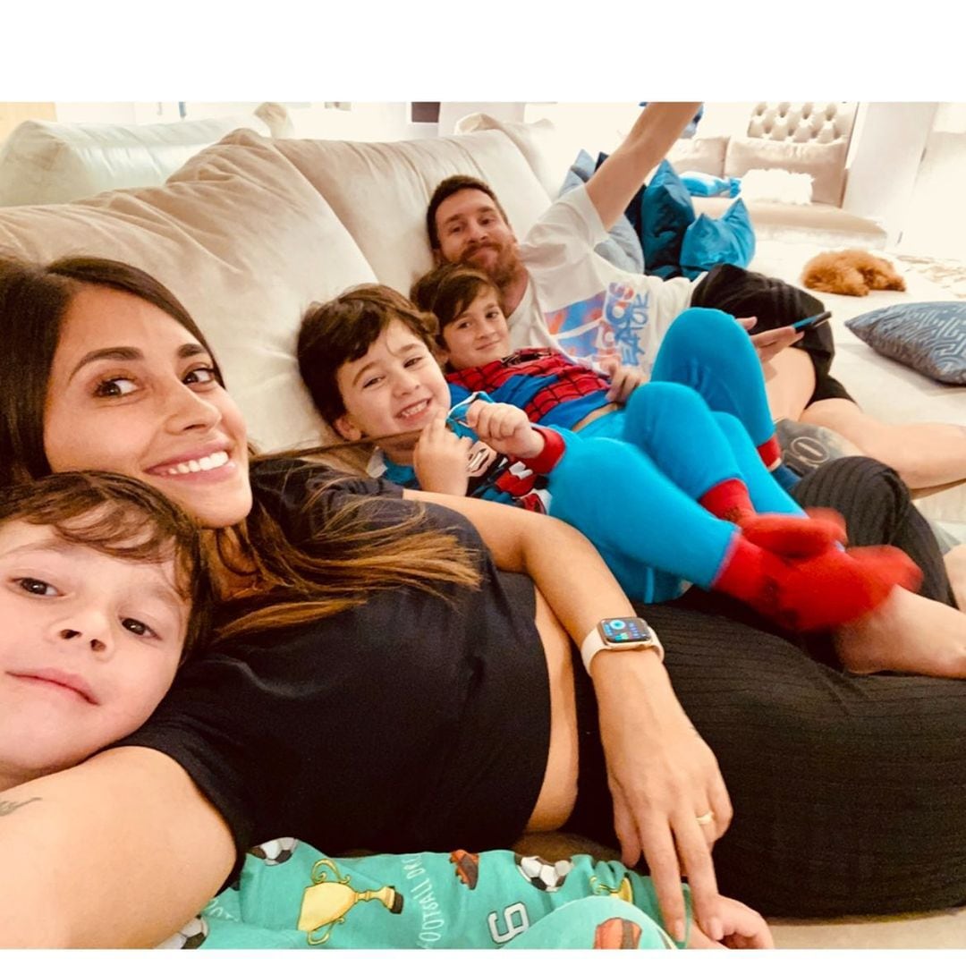 Antonela Roccuzzo repasó el año junto a su familia en fotos