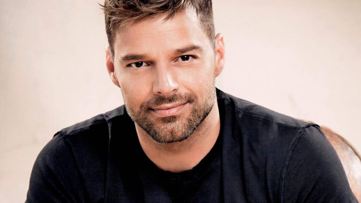 Ricky Martin sorprendió a sus fanáticos con un look relajado y con mucho estilo: “Hoy nos vamos cómodos”