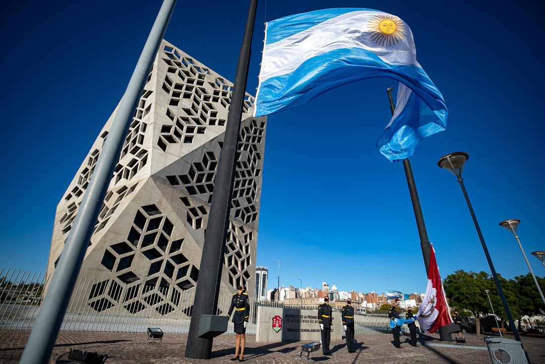 centro civico
Este es otro #DíaDeLaPatria diferente que nos hace pensar en la importancia de estar unidos como aquel 25 de Mayo, en la gesta de nuestra Nación
Gobierno de Córdoba