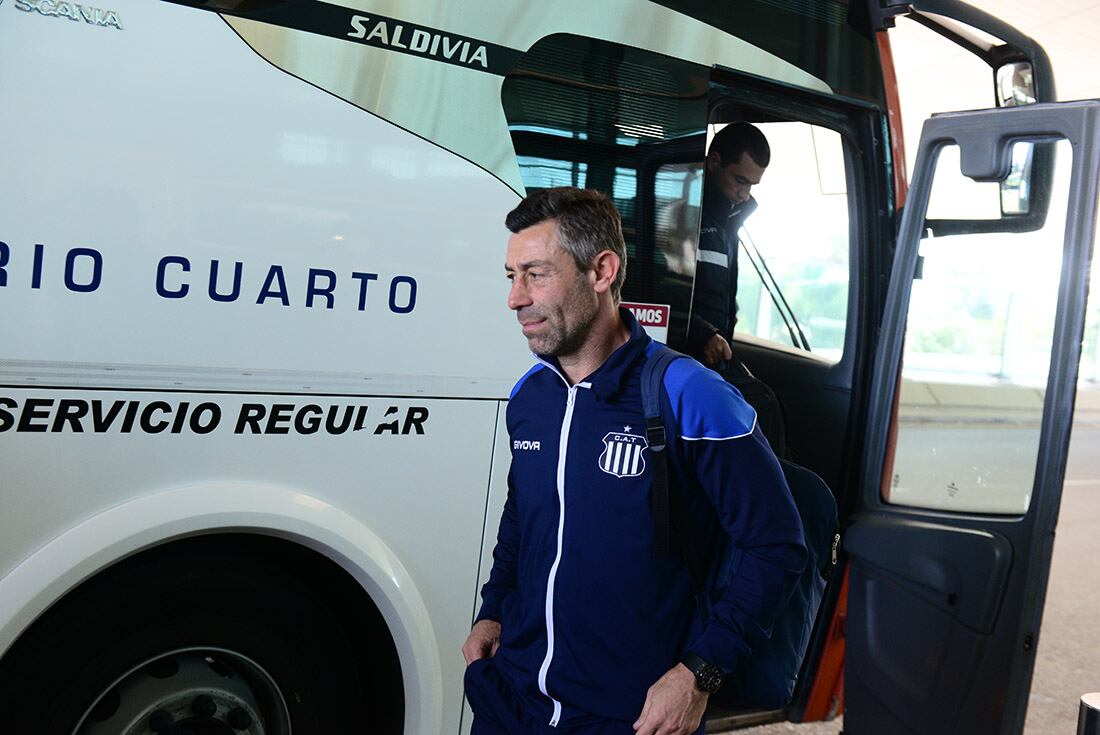 Partida del Club Atlético Talleres a Santa Fé en el Aeropuerto Córdoba para jugar con Colón de Santa Fé por Copa Libertadores. (Jodé Gabriel Hernández / La Voz)