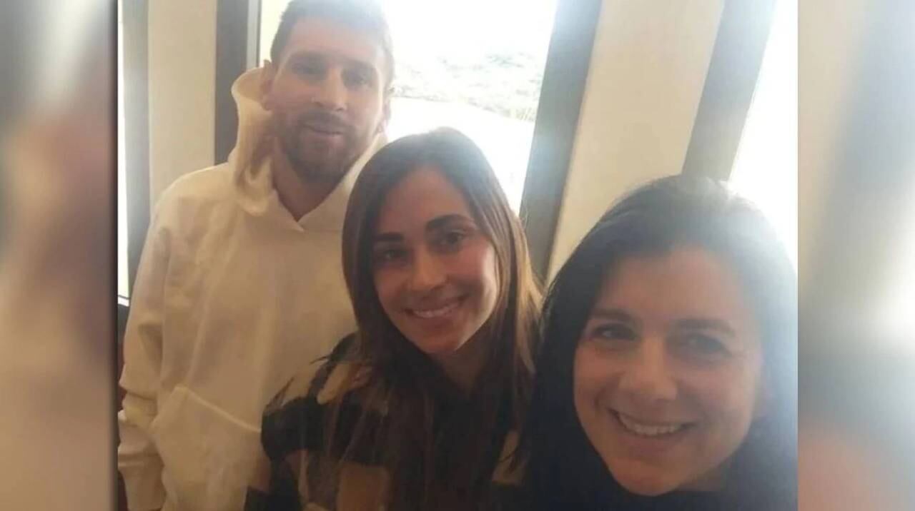 Lionel Messi y Antonela Roccuzzo descansando en Funes