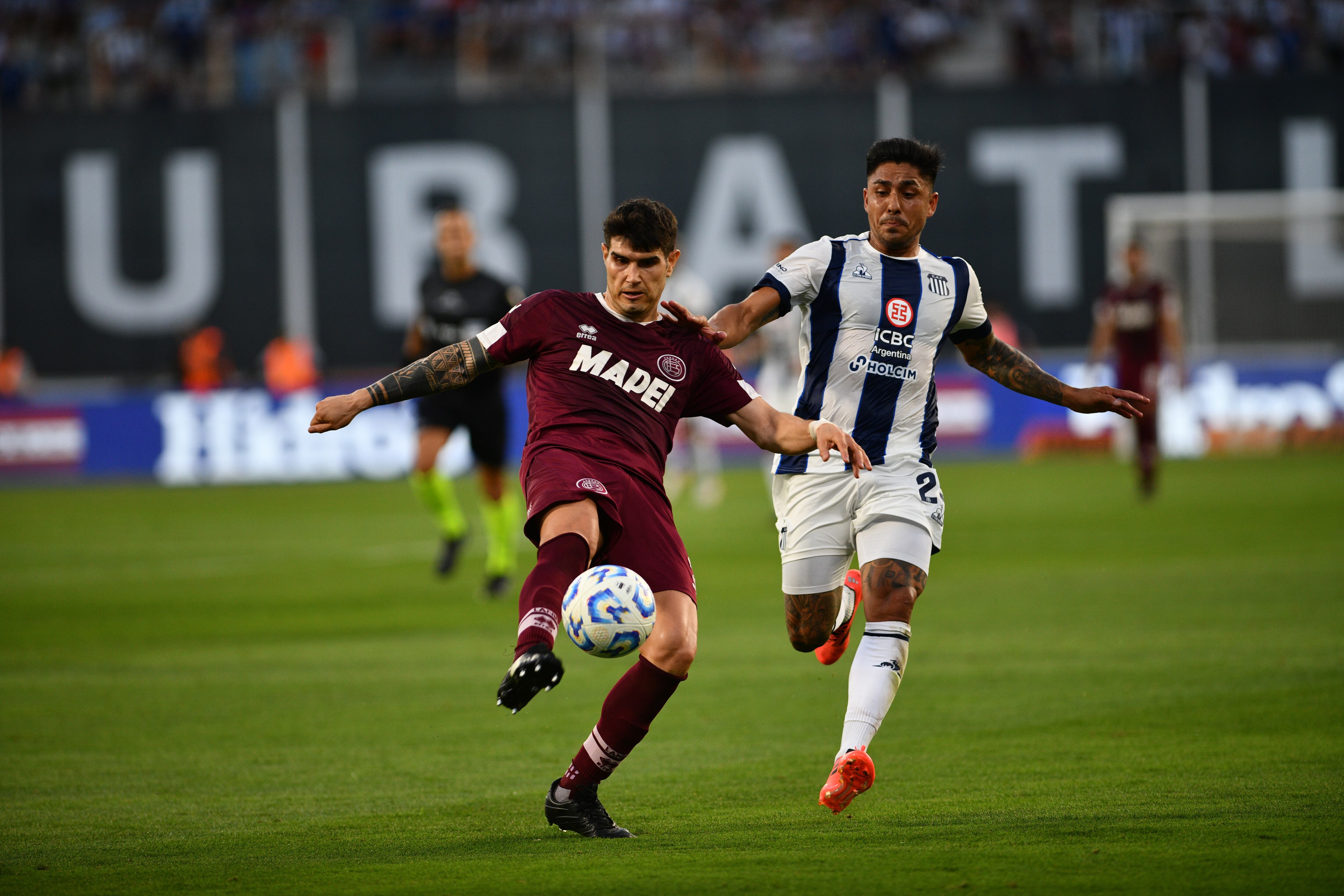 Talleres y Lanús, en duelo por la fecha 21 de la Liga Profesional en el Kempes. (Pedro Castillo / La Voz)