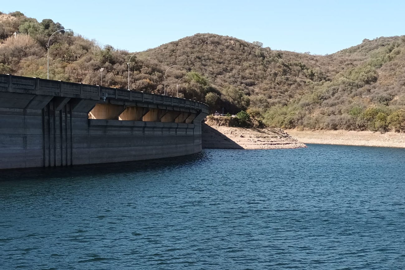 Sequía en el Dique La Quebrada. Gentileza: Cooperativa de Obras y Servicios de Río Ceballos.