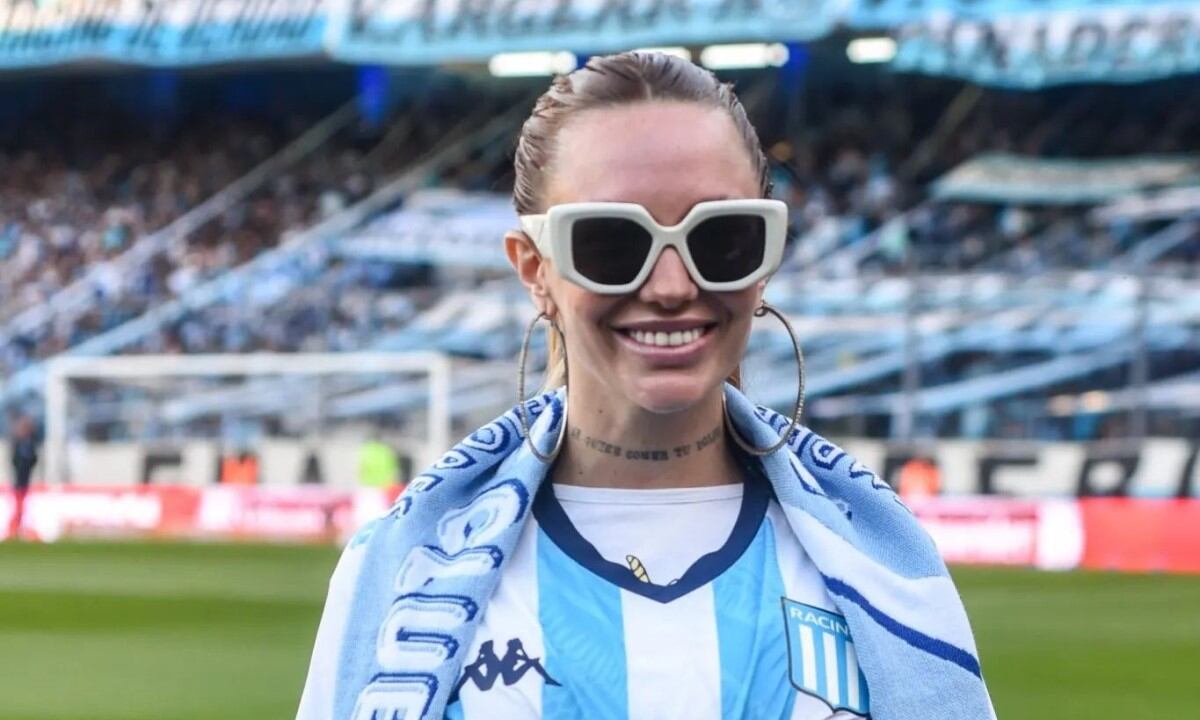 La Joaqui alentó a Racing desde la cancha en el clásico contra Independiente y mostró su amor por un jugador en particular