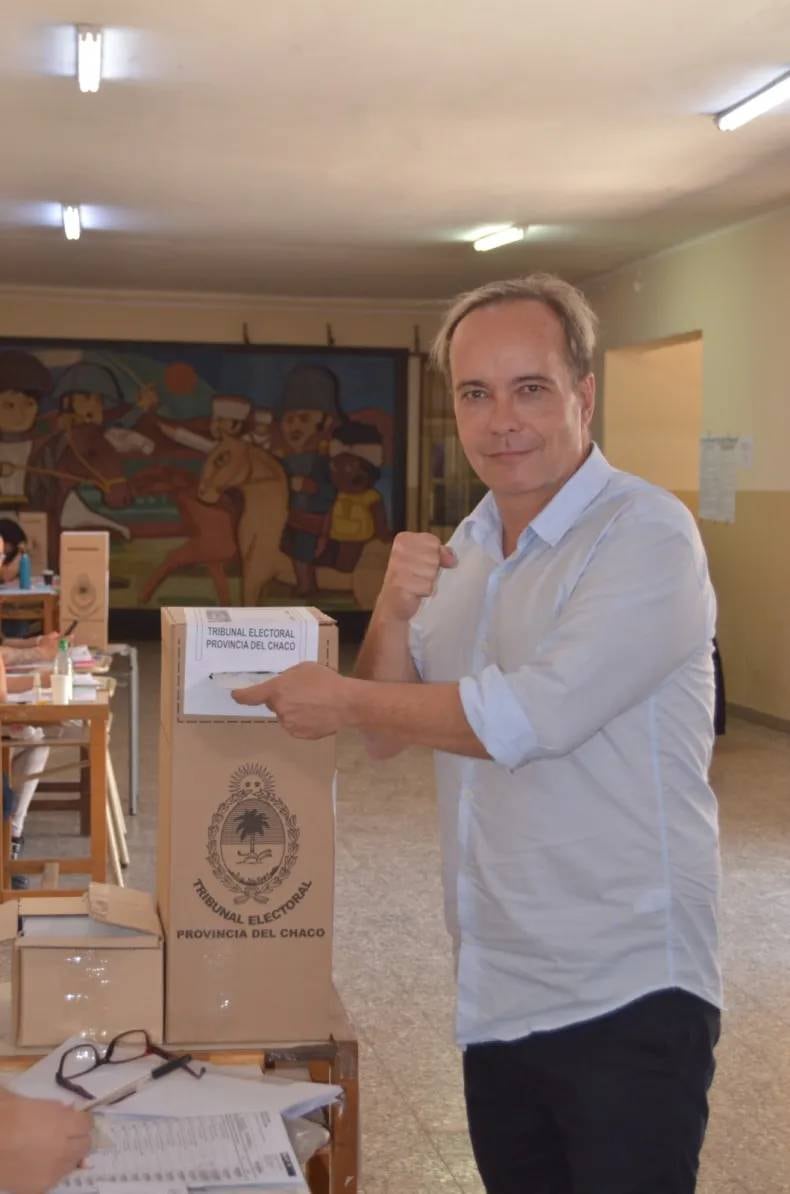 Alfredo "Capi" Rodríguez votando en las elecciones de Chaco.